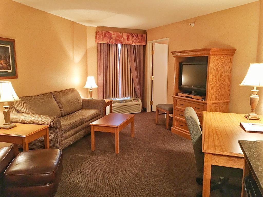 Norfolk Lodge & Suites, Ascend Hotel Collection Buitenkant foto