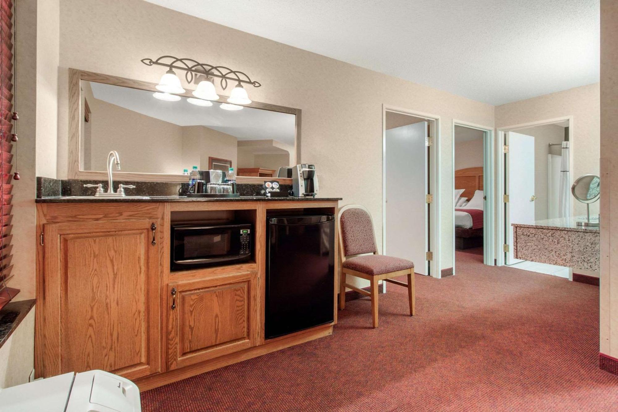 Norfolk Lodge & Suites, Ascend Hotel Collection Buitenkant foto