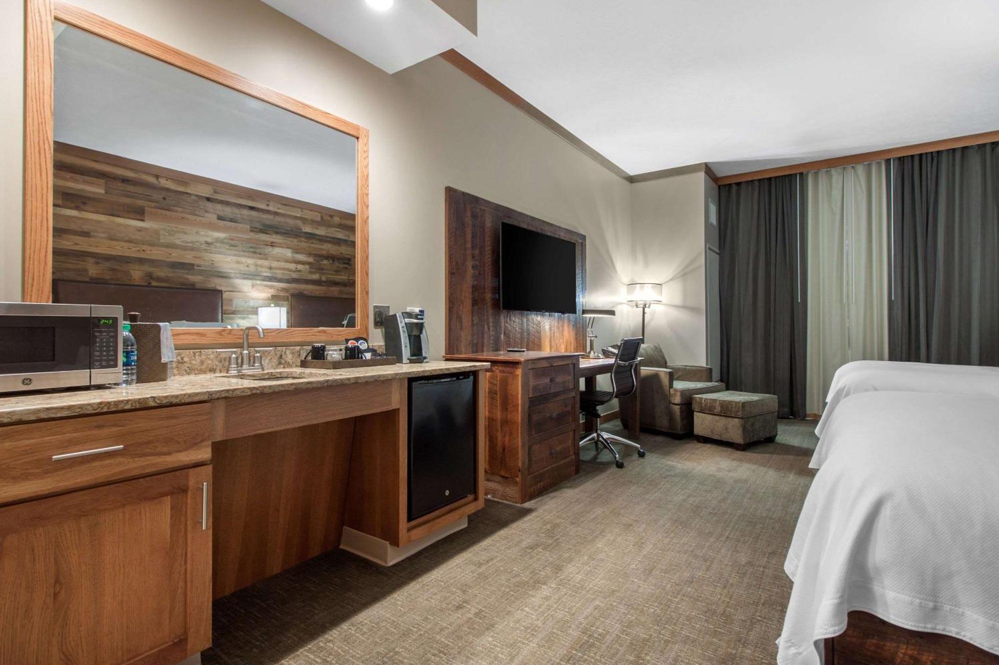 Norfolk Lodge & Suites, Ascend Hotel Collection Buitenkant foto