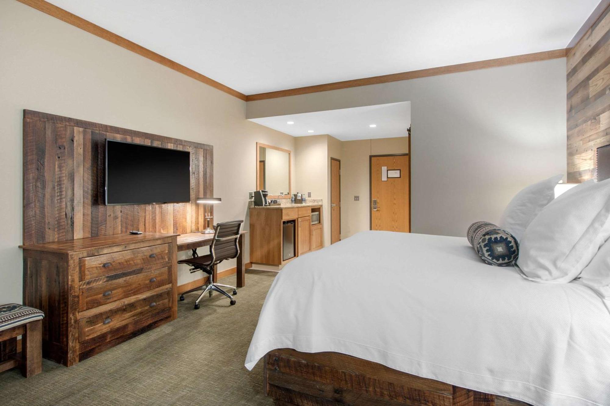 Norfolk Lodge & Suites, Ascend Hotel Collection Buitenkant foto